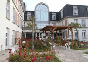 Photo Residence Les Larris, maison de retraite priv&eacute;e associative, Ehpad à Breuillet 91