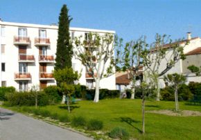 Photo MAISON PAISIBLE - RESIDENCE LE CLOS REGINEL, foyer logements, r&eacute;sidence autonomie, maison de retraite &agrave; CHATEAURENARD 13