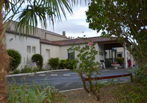 Photo MAISON DE RETRAITE L'AUBE, Ehpad, maison de retraite &agrave; ST CYR DU DORET 17