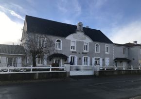 Maison de retraite VILLA DU MANOIRE &agrave 24330 ST PIERRE DE CHIGNAC