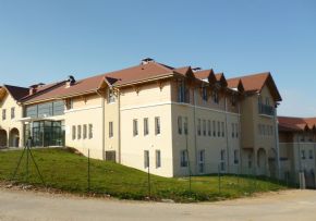 Photo RESIDENCE DE COURCELLES - GROUPE DOMUSVI, Ehpad, maison de retraite &agrave; ROCHEFORT SUR NENON 39