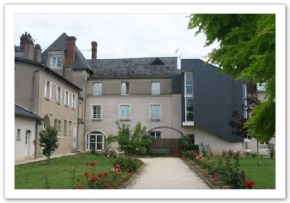 Photo Ehpad Du Bon Secours, maison de retraite priv&eacute;e associative, Ehpad à Vendome 41