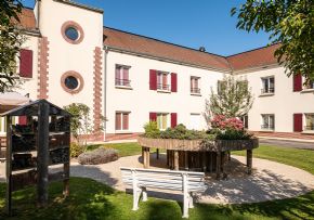 Photo KORIAN LES ALYSSES &agrave; 60130 LIEUVILLERS places disponibles