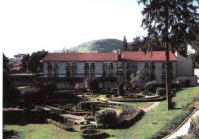 Photo EHPAD AU FIL DE L'EAU, Ehpad, maison de retraite &agrave; VOLVIC 63