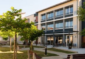 Photo LES JARDINS DES VERCHERES - GROUPE DOMUSVI, Ehpa, maison de retraite &agrave; SATHONAY VILLAGE 69
