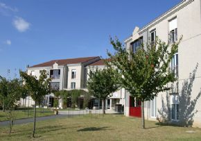 Photo La Maison Du Grand Chene, maison de retraite priv&eacute;e associative ADEF RESIDENCES, Ehpad à Combs La Ville 77