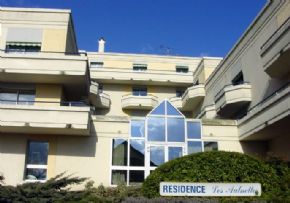 Photo Ehpad Les Aulnettes, maison de retraite Publique, Ehpad à Viroflay 78
