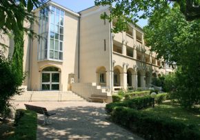 Photo Ehpad Les Arcades, maison de retraite Publique, Ehpad à Ste Cecile Les Vignes 84