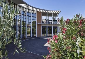 Photo Residence L'Oustau De Leo, maison de retraite priv&eacute;e EMEIS, Ehpad à St Saturnin Les Avignon 84