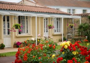 Photo Maison De Retraite Sainte Famille, maison de retraite priv&eacute;e associative, Ehpad à Ste Gemme La Plaine 85