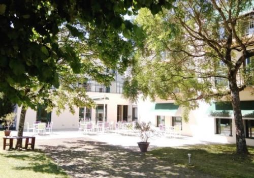 Photo RESIDENCE LES CHARENTES, Ehpad, maison de retraite &agrave; ANGOULEME 16