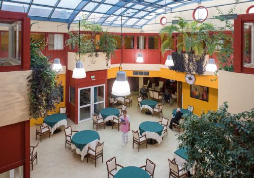 Photo KORIAN LES FAUVETTES, Ehpad, maison de retraite &agrave; VILLARS LES DOMBES 01